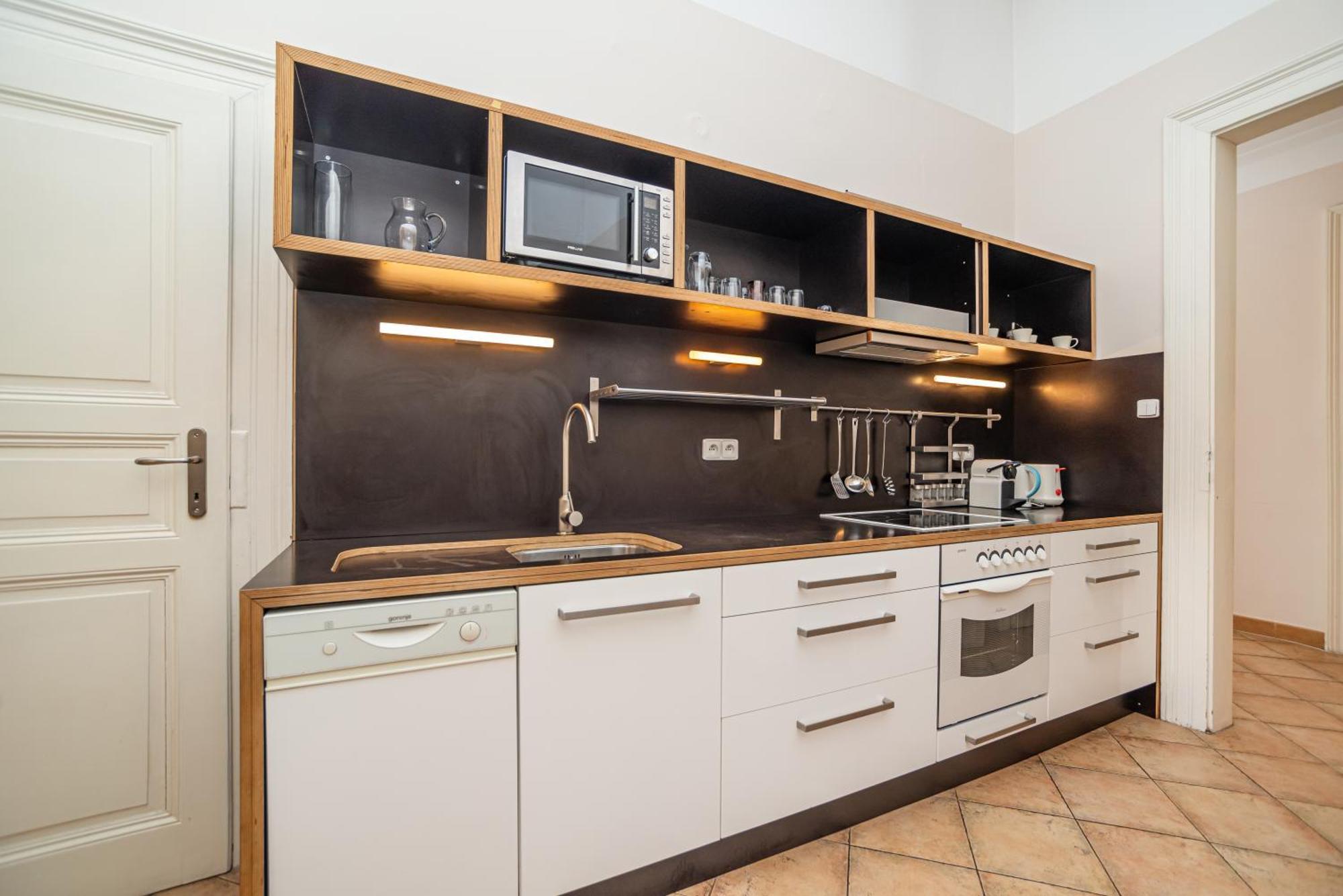 Large And Modern Apartment In The Heart Of Prága Kültér fotó