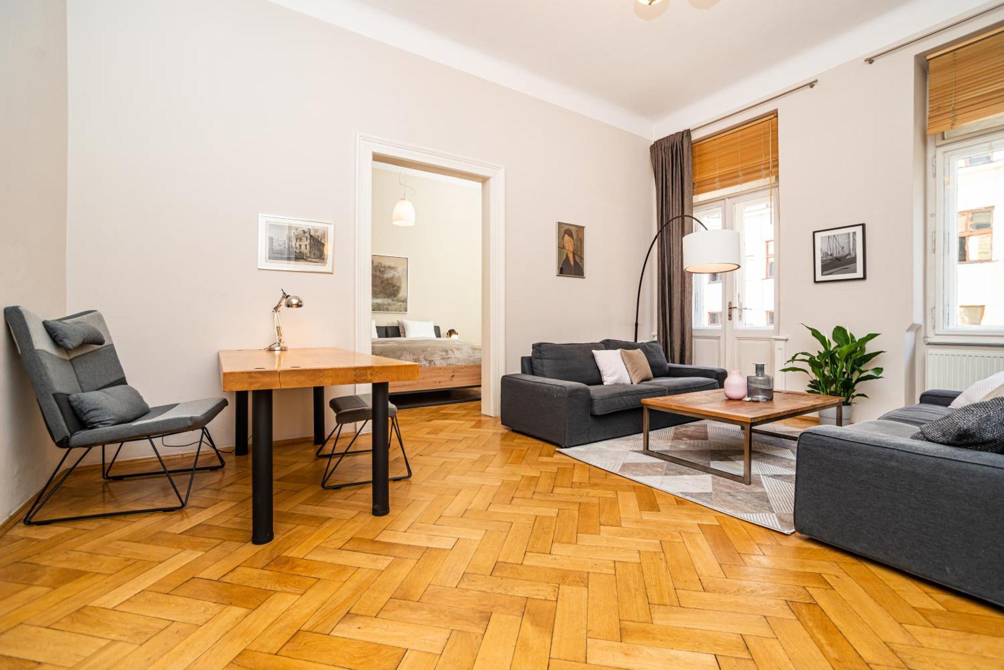 Large And Modern Apartment In The Heart Of Prága Kültér fotó