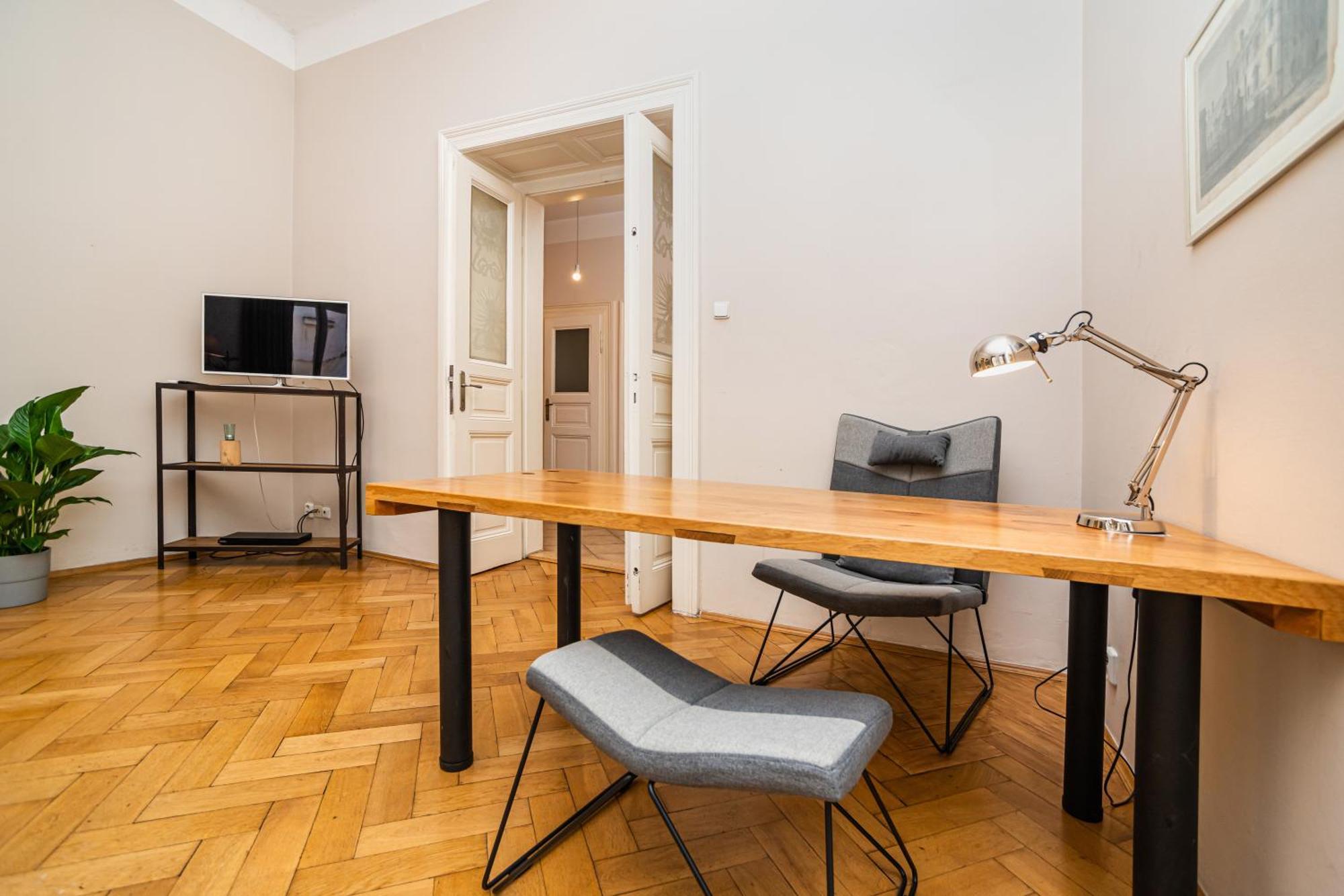 Large And Modern Apartment In The Heart Of Prága Kültér fotó