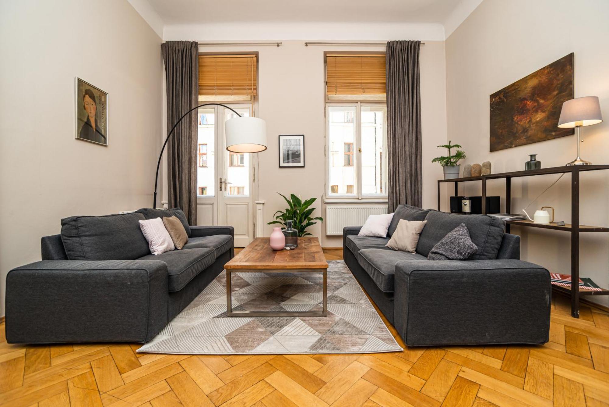 Large And Modern Apartment In The Heart Of Prága Kültér fotó