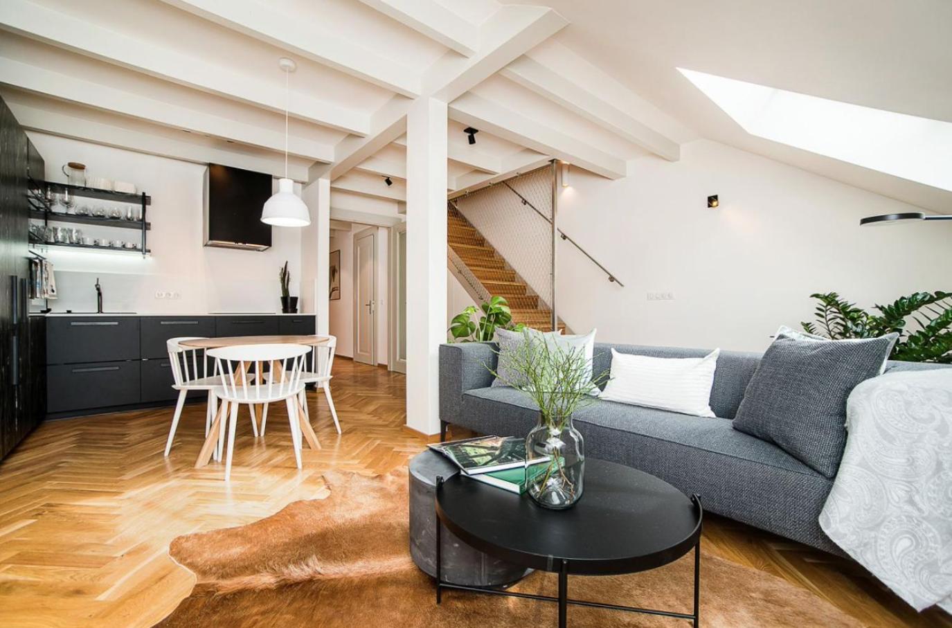 Large And Modern Apartment In The Heart Of Prága Kültér fotó
