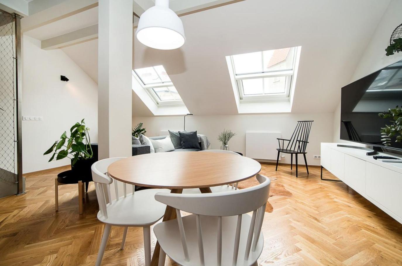 Large And Modern Apartment In The Heart Of Prága Kültér fotó