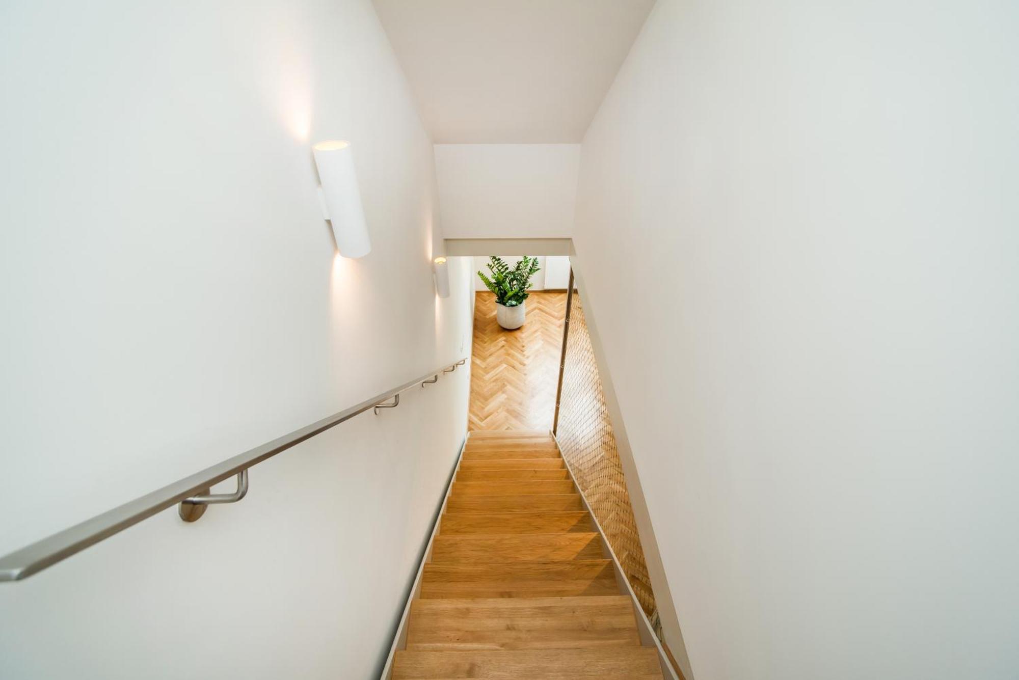 Large And Modern Apartment In The Heart Of Prága Kültér fotó