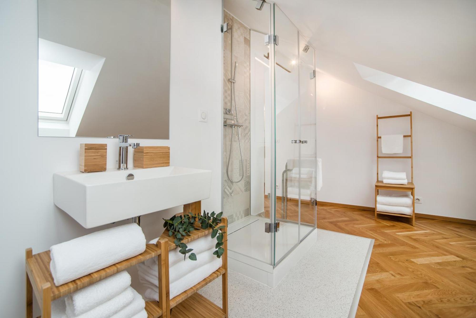 Large And Modern Apartment In The Heart Of Prága Kültér fotó