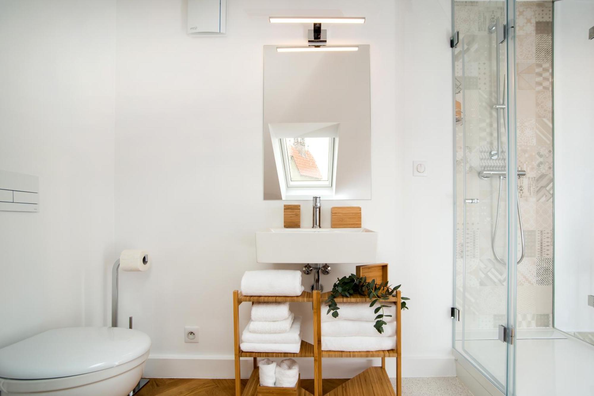 Large And Modern Apartment In The Heart Of Prága Kültér fotó