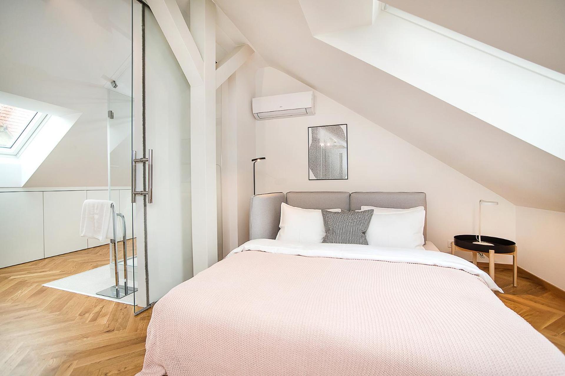 Large And Modern Apartment In The Heart Of Prága Kültér fotó