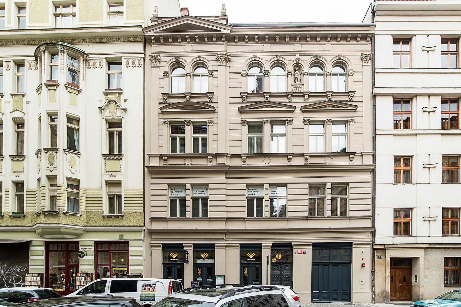 Large And Modern Apartment In The Heart Of Prága Kültér fotó