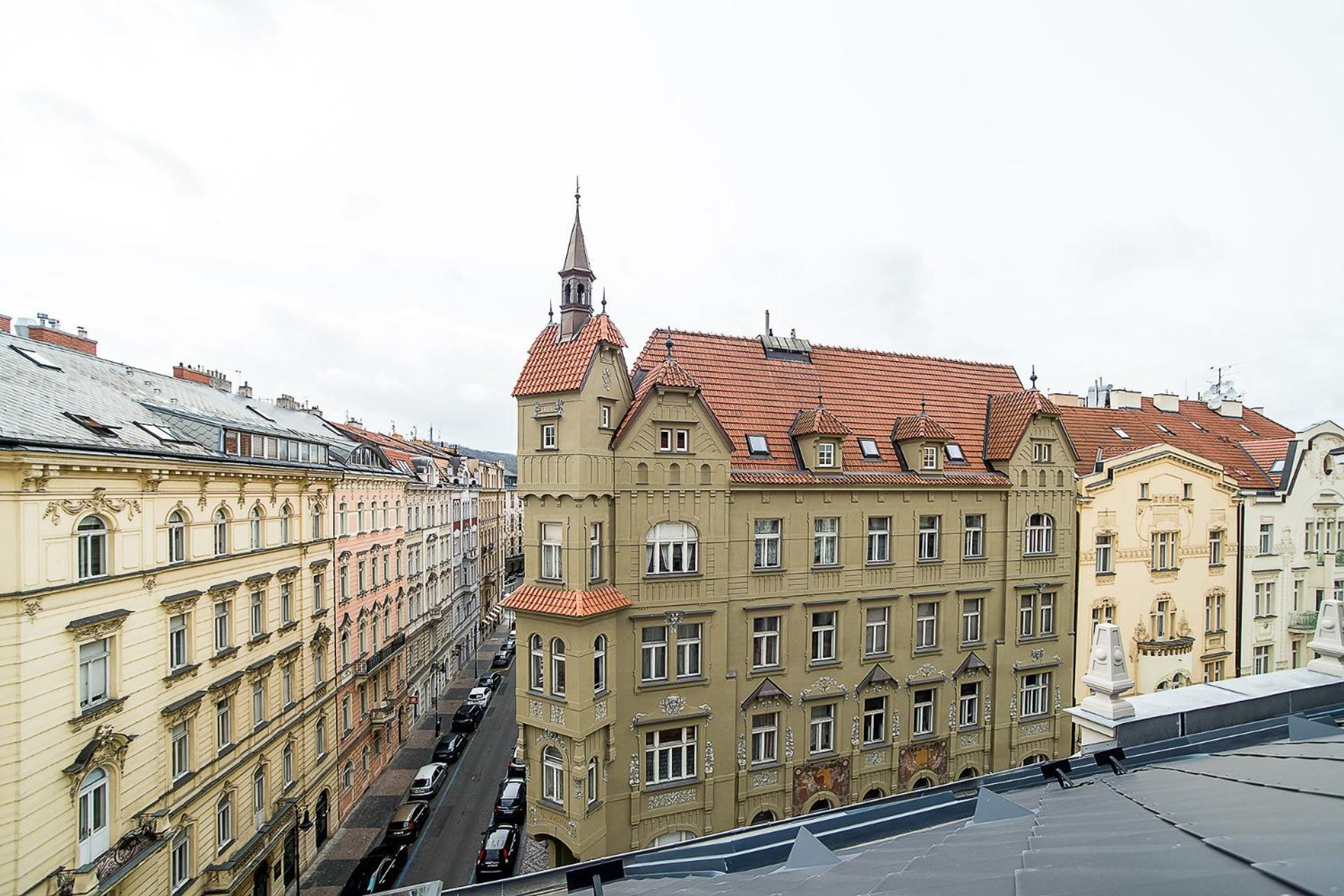 Large And Modern Apartment In The Heart Of Prága Kültér fotó